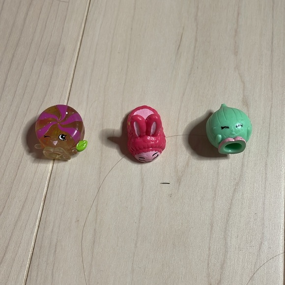 12$ PER 3 SHOPKINS comment what ones you want. - Picture 7 of 10